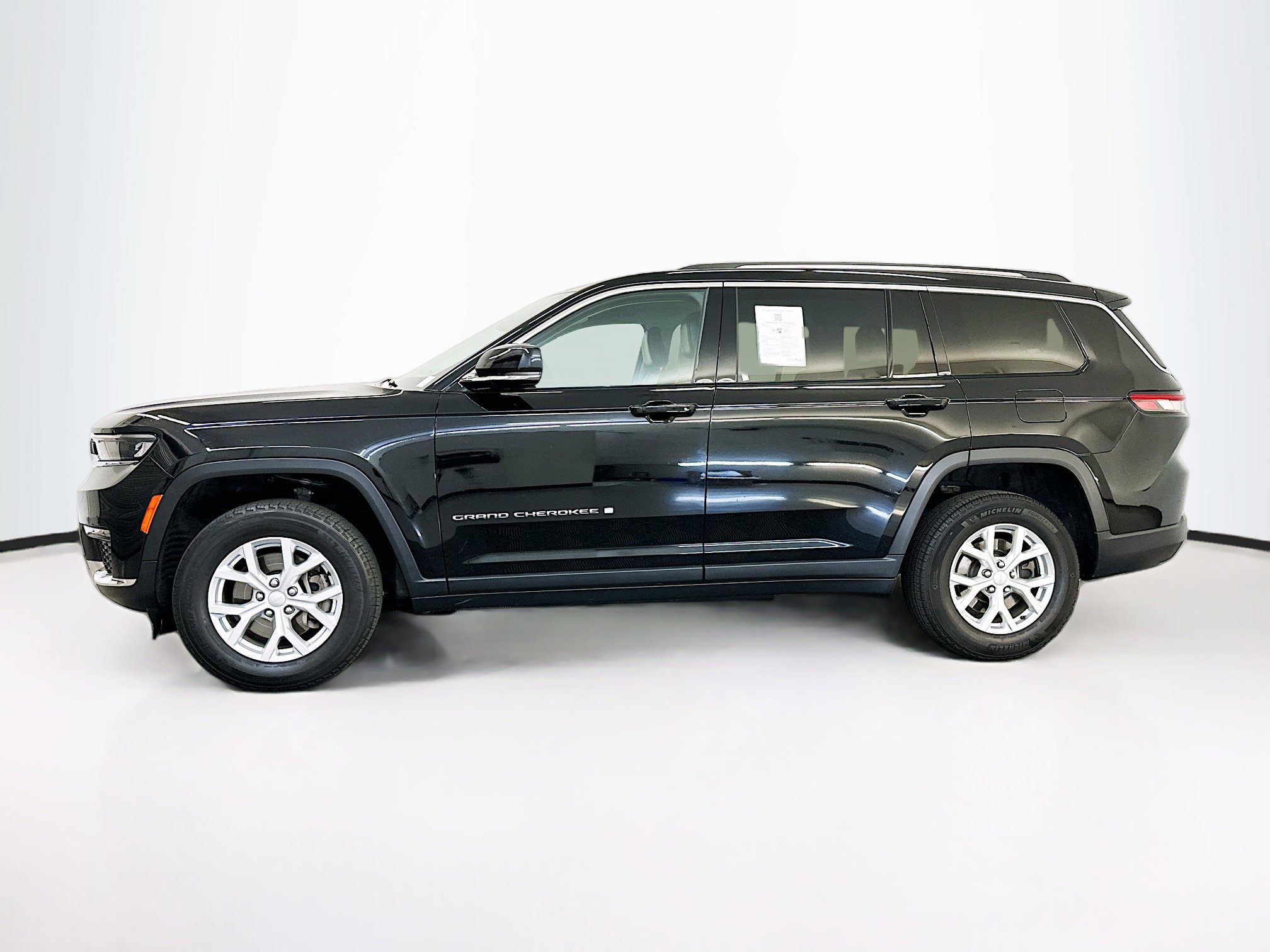 Used 2023 Jeep Grand Cherokee L Limited image 4