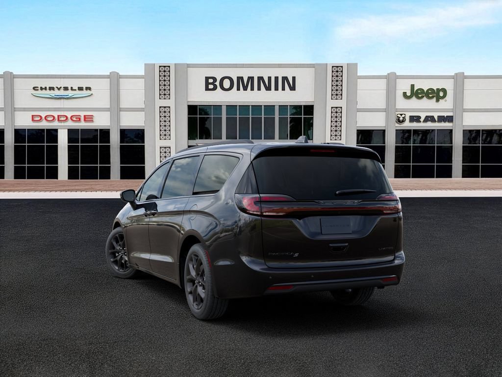 New 2027 Chrysler Pacifica Limited FWD image 3
