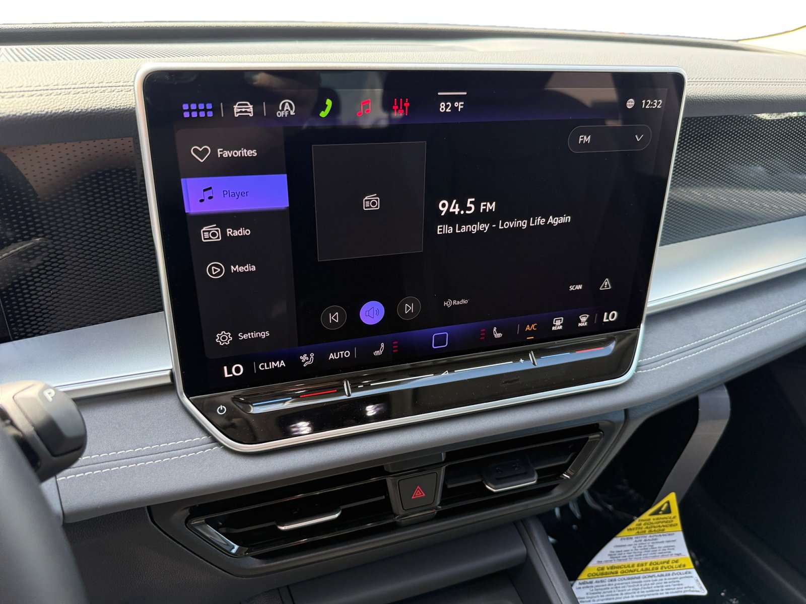 New 2026 Volkswagen Tiguan SE FWD image 12
