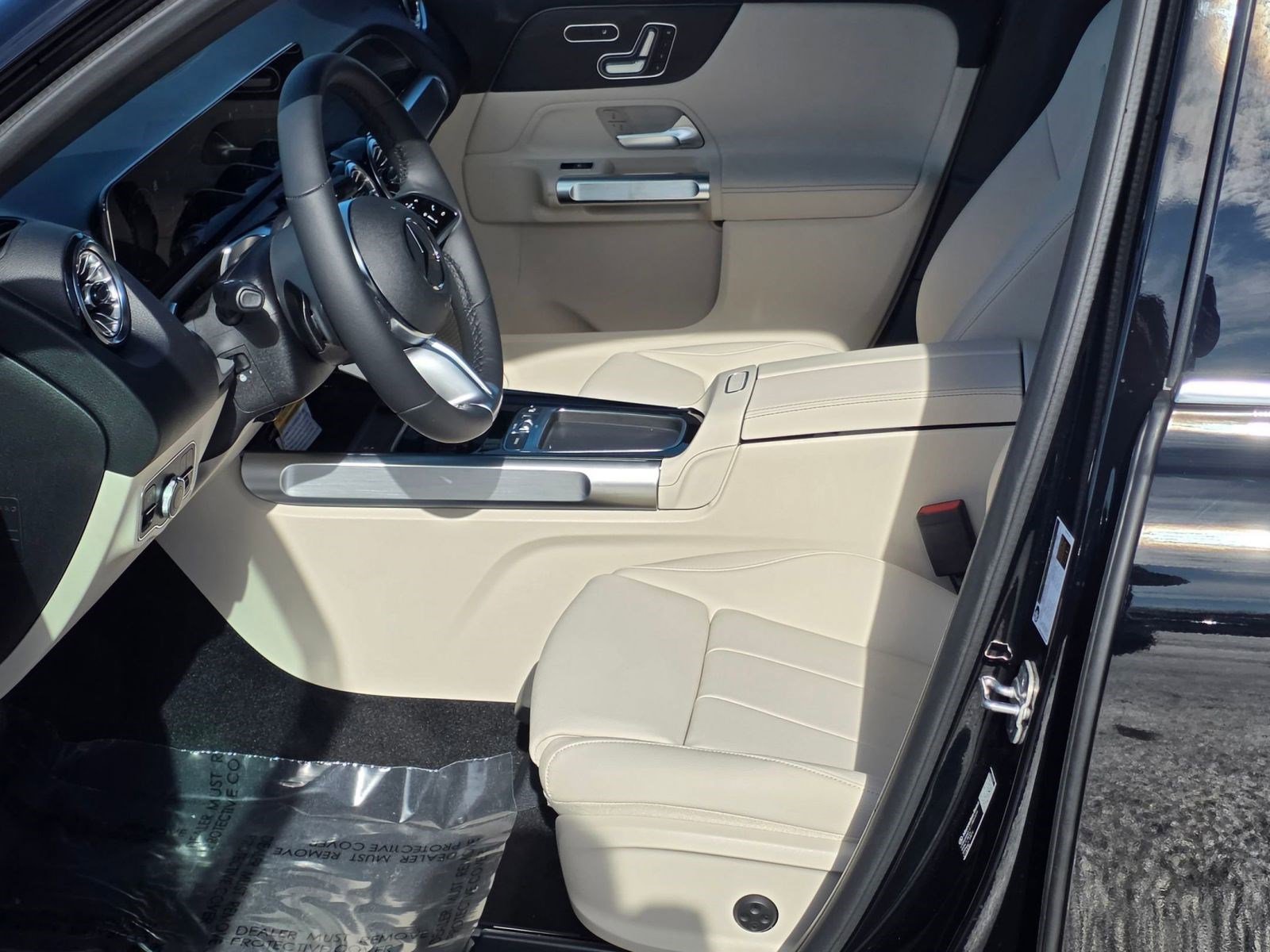 New 2026 Mercedes-Benz GLB 250 4MATIC image 5