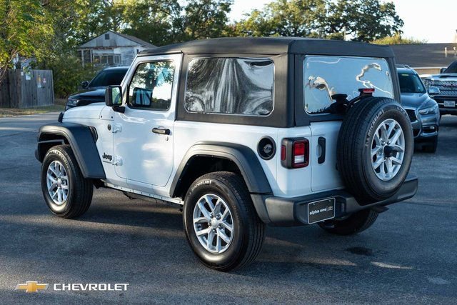 Used 2023 Jeep Wrangler Sport S image 9