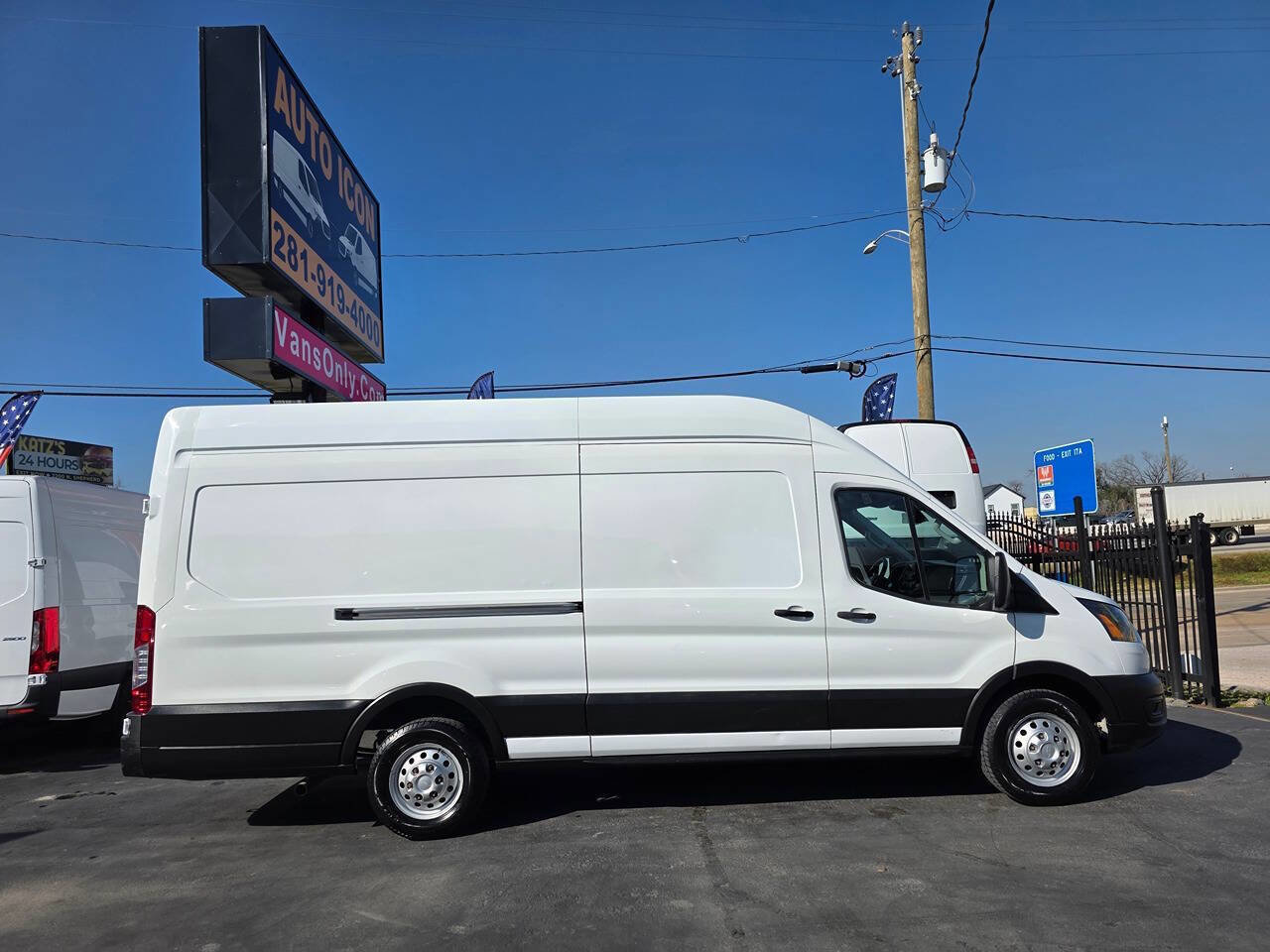 Used 2023 Ford Transit 250 148 High Roof Extended AWD image 3