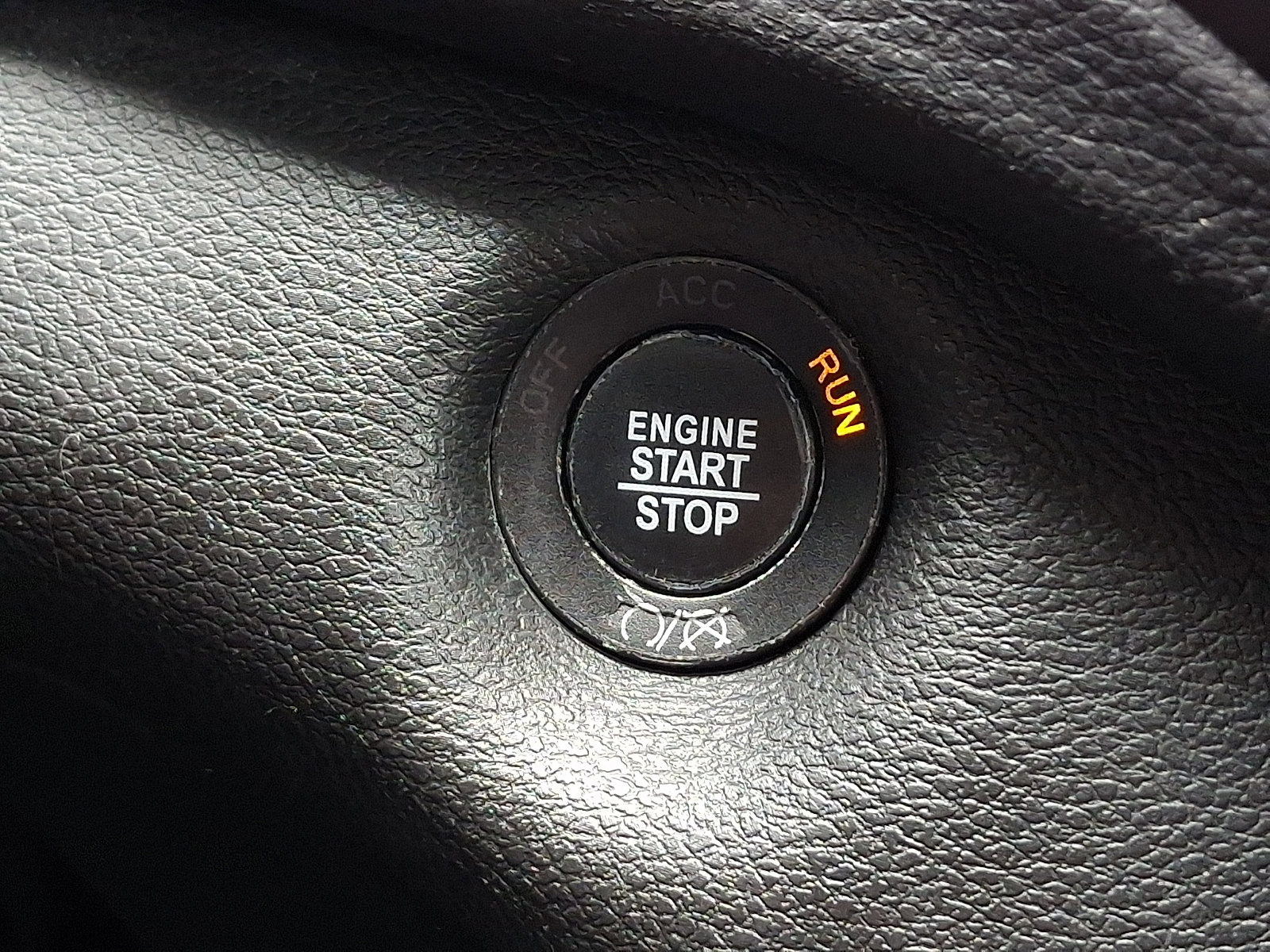 Certified 2019 Jeep Cherokee Latitude Plus AWD/4WD image 25