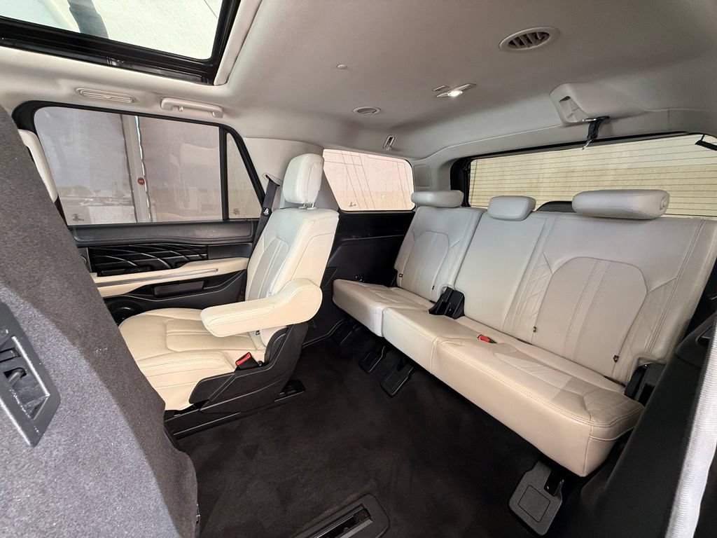 Used 2019 Ford Expedition Platinum RWD image 24