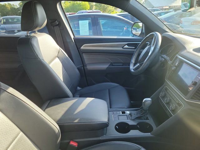 Used 2021 Volkswagen Atlas Cross Sport SE FWD image 3