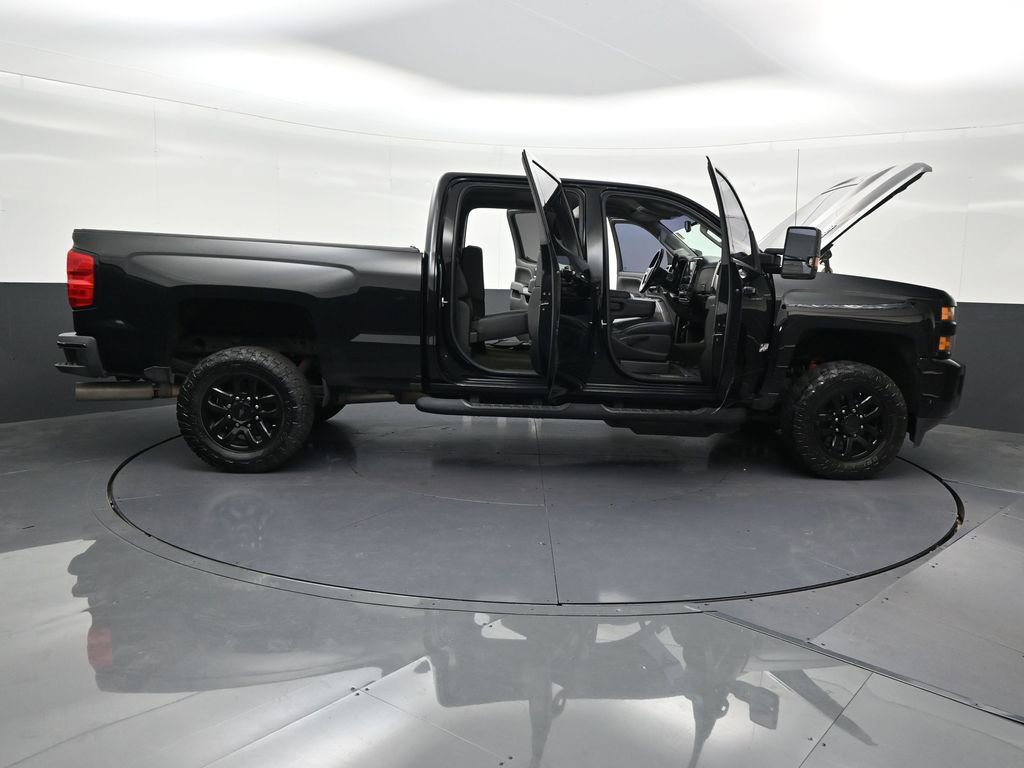 Used 2017 Chevrolet Silverado 2500 LT w/ Midnight Edition AWD/4WD image 34
