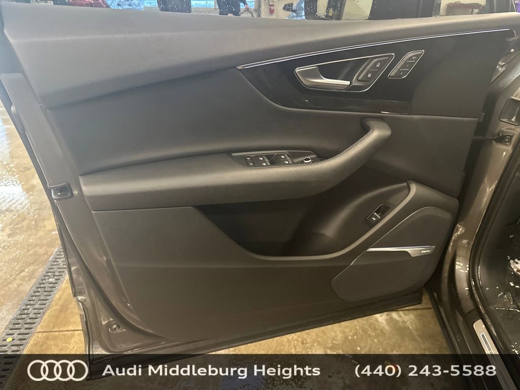 Used 2019 Audi Q7 3.0T Prestige w/ Prestige Package image 18