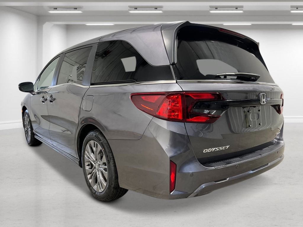 New 2026 Honda Odyssey Touring image 3