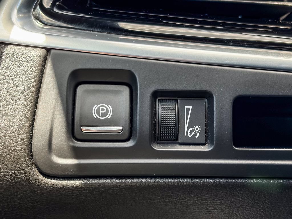 Certified 2025 Cadillac XT6 Luxury FWD image 44