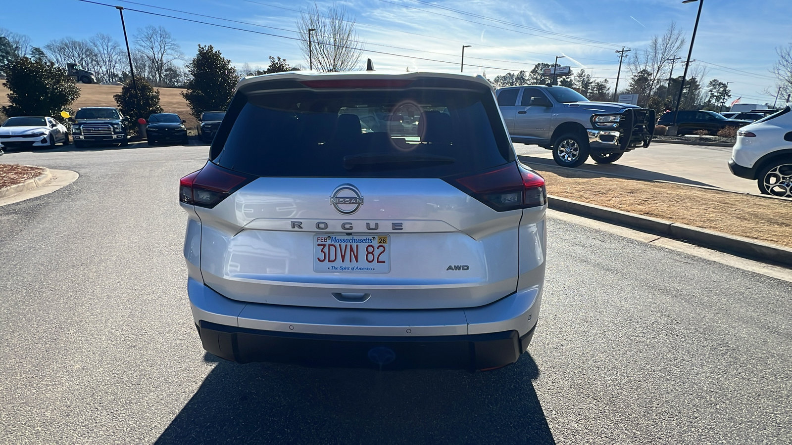 Used 2024 Nissan Rogue S image 9