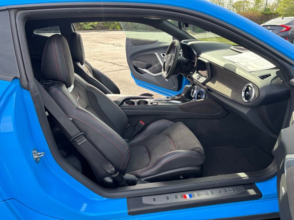 Used 2022 Chevrolet Camaro ZL1 RWD image 19