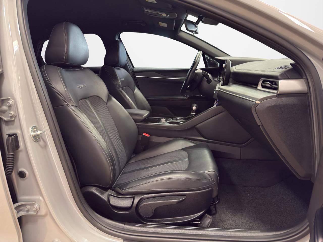 Used 2022 Kia K5 GT-Line FWD image 28