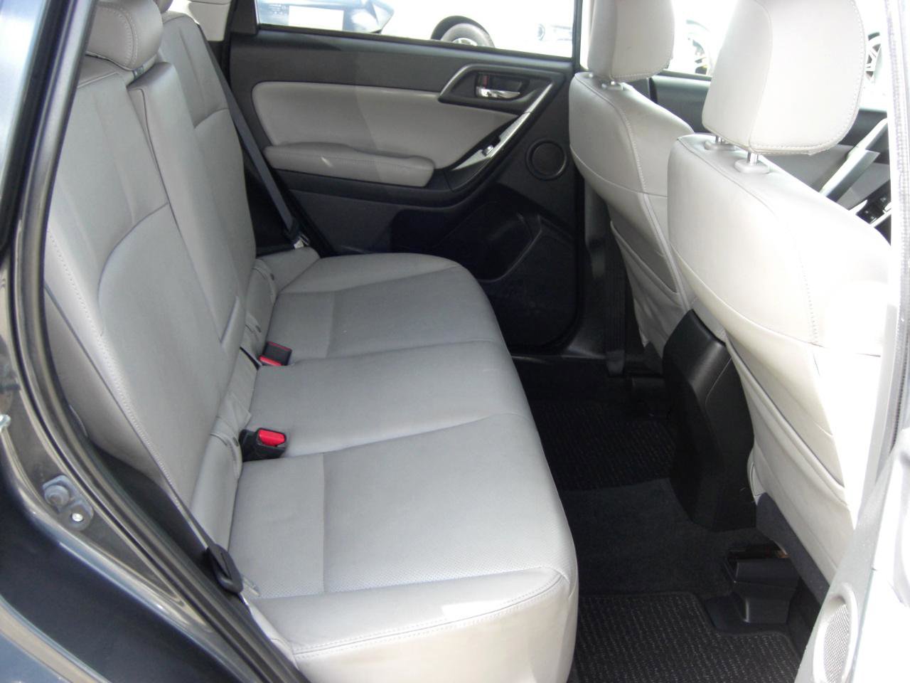 Used 2014 Subaru Forester 2.5i Touring w/ Popular Package #2 image 18