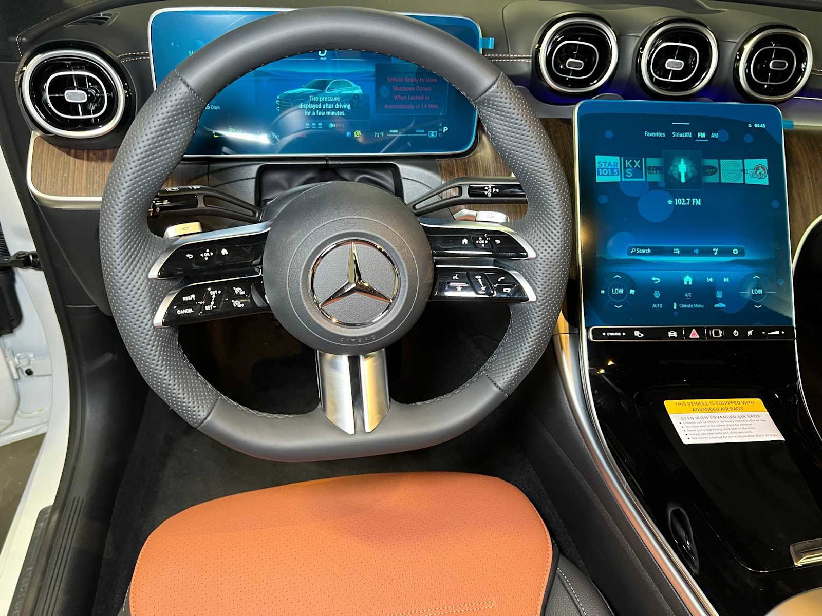 Used 2025 Mercedes-Benz C 300 4MATIC Sedan image 21