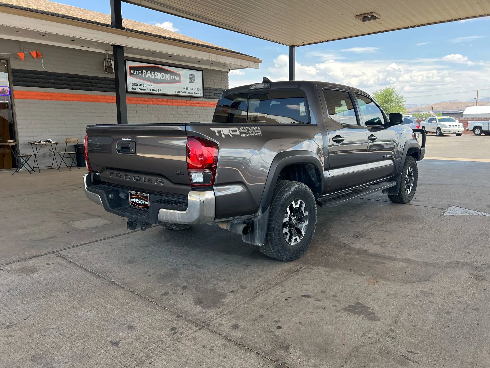 Used 2019 Toyota Tacoma TRD Off-Road image 5