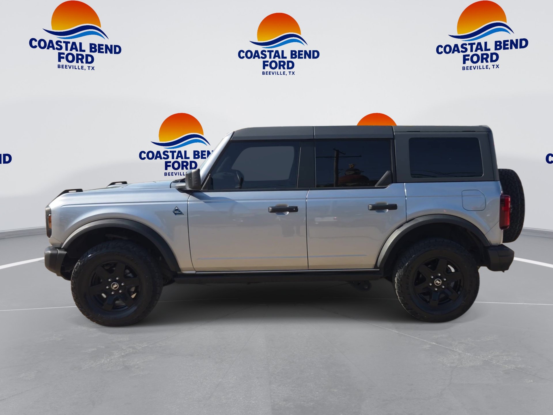 Used 2024 Ford Bronco Black Diamond AWD/4WD image 5