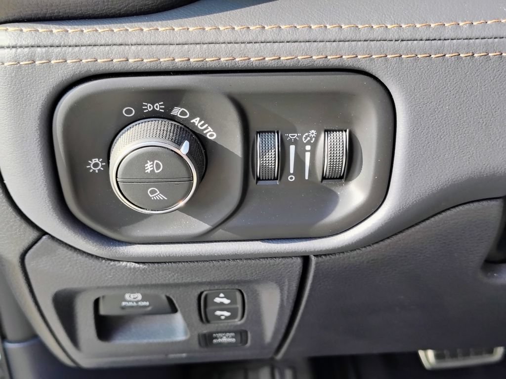 Used 2025 RAM 1500 Tungsten w/ Bed Utility Group AWD/4WD image 30