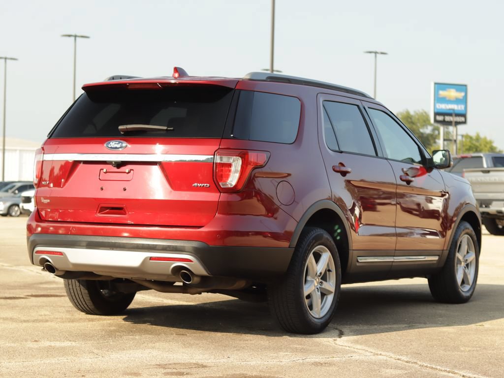 Used 2017 Ford Explorer XLT AWD/4WD image 7