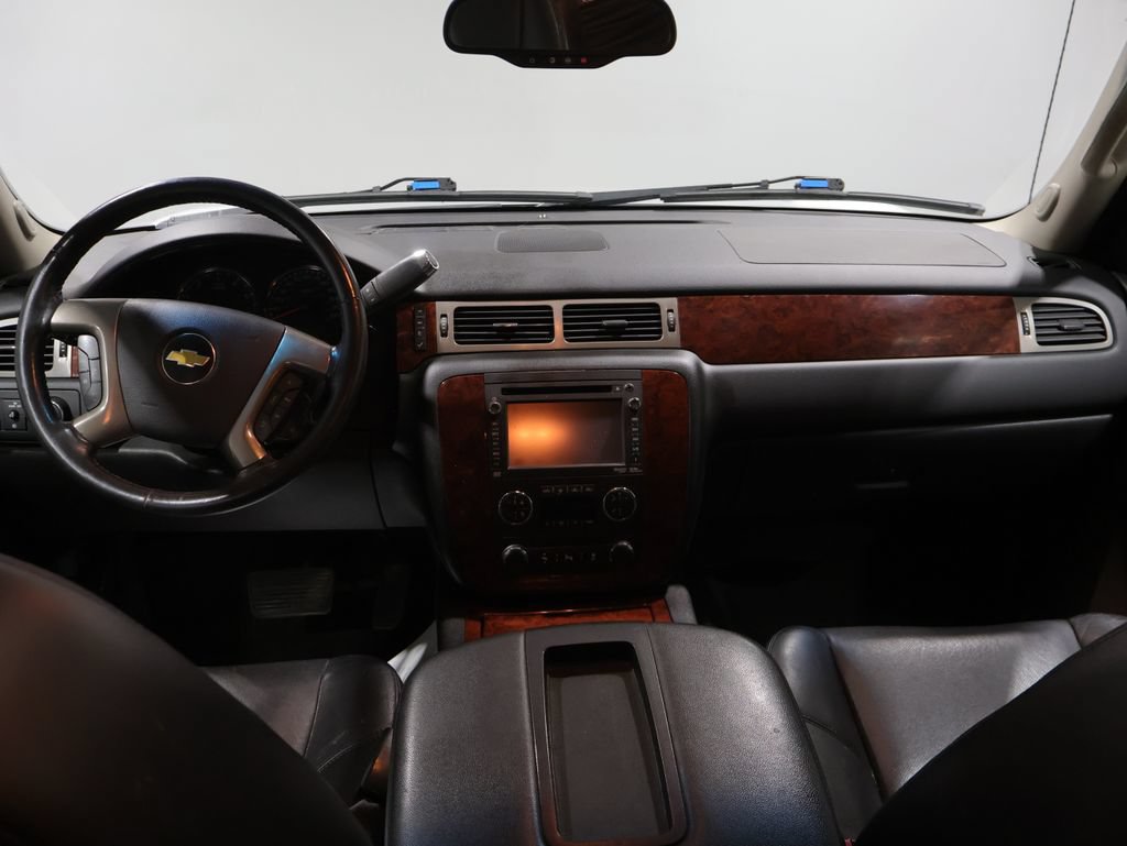 Used 2013 Chevrolet Avalanche LTZ AWD/4WD image 19
