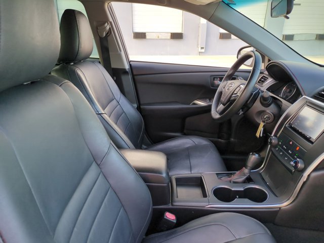 Used 2016 Toyota Camry SE FWD image 16