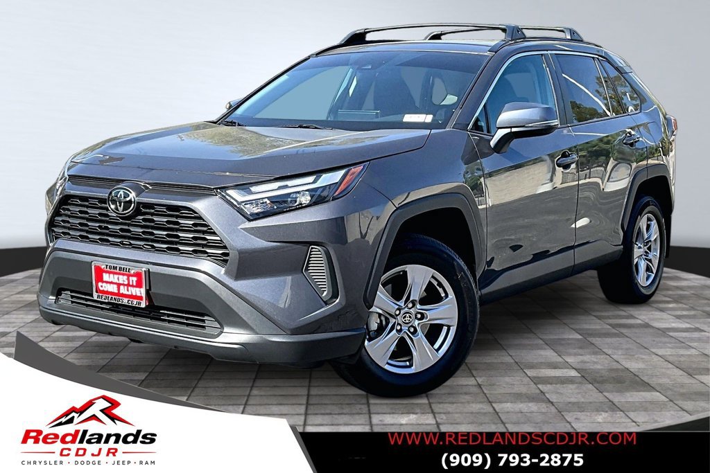 Used 2025 Toyota RAV4 XLE w/ Convenience Package FWD image 1