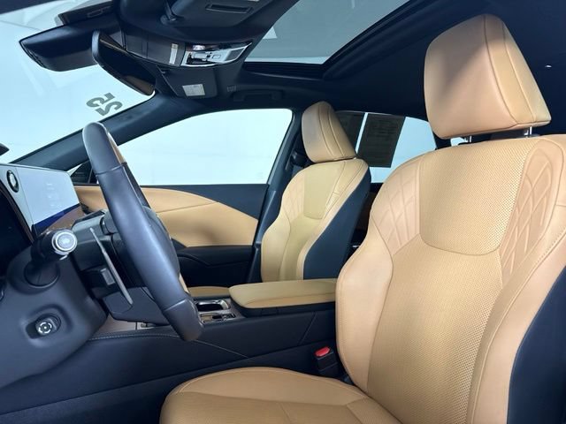 Used 2025 Lexus RX 350 Premium w/ Accessory Package (Z1) FWD image 5