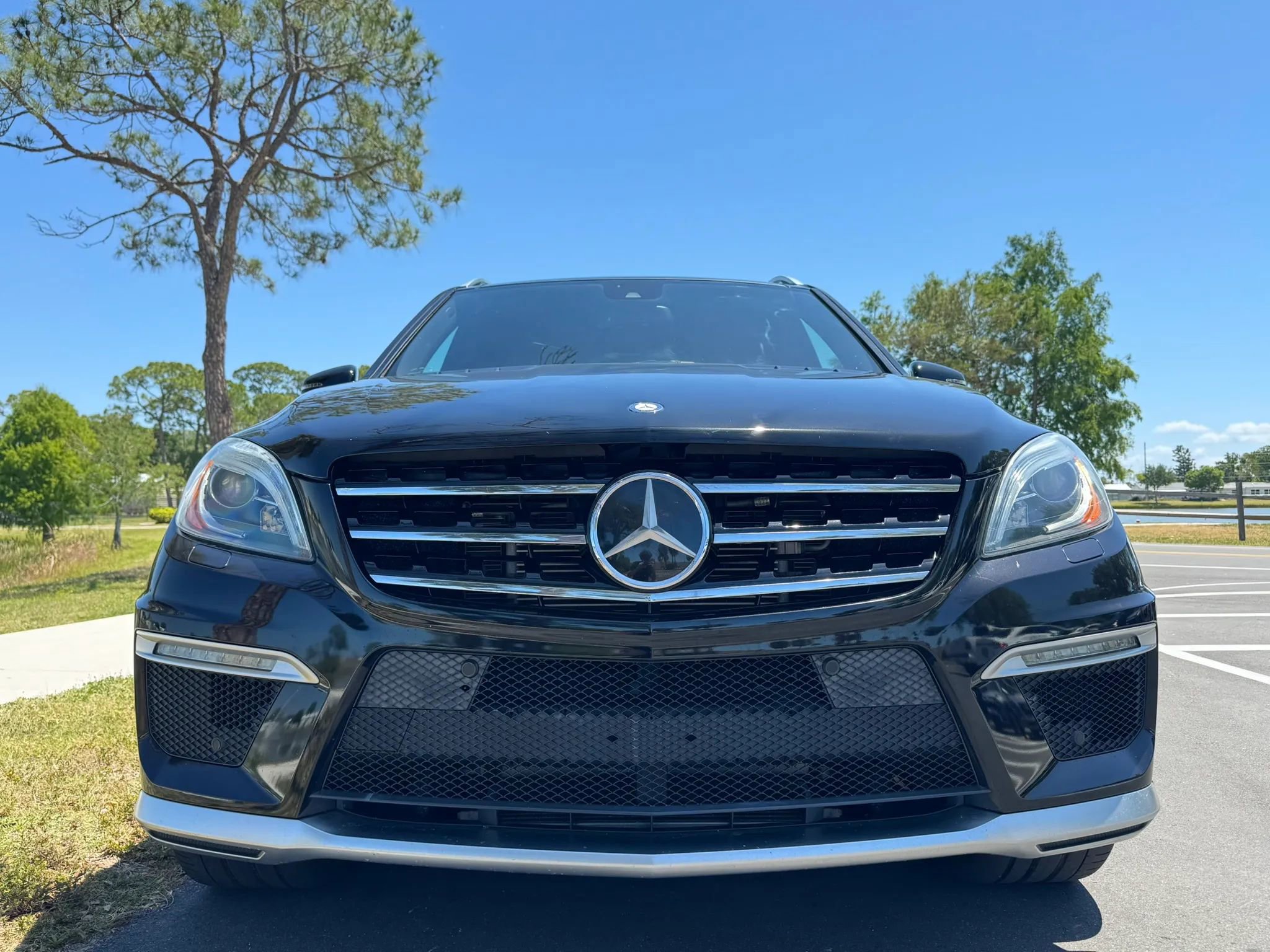 Used 2012 Mercedes-Benz ML 63 AMG 4MATIC w/ AMG Performance Pkg image 2
