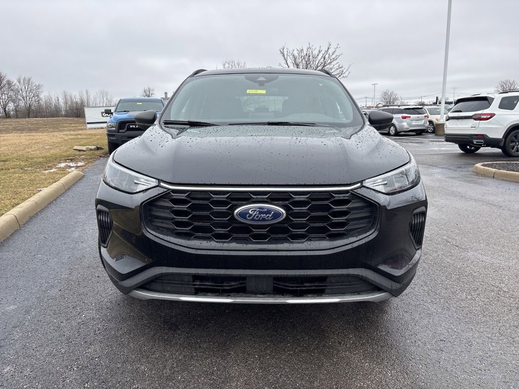 Used 2025 Ford Escape ST-Line image 2