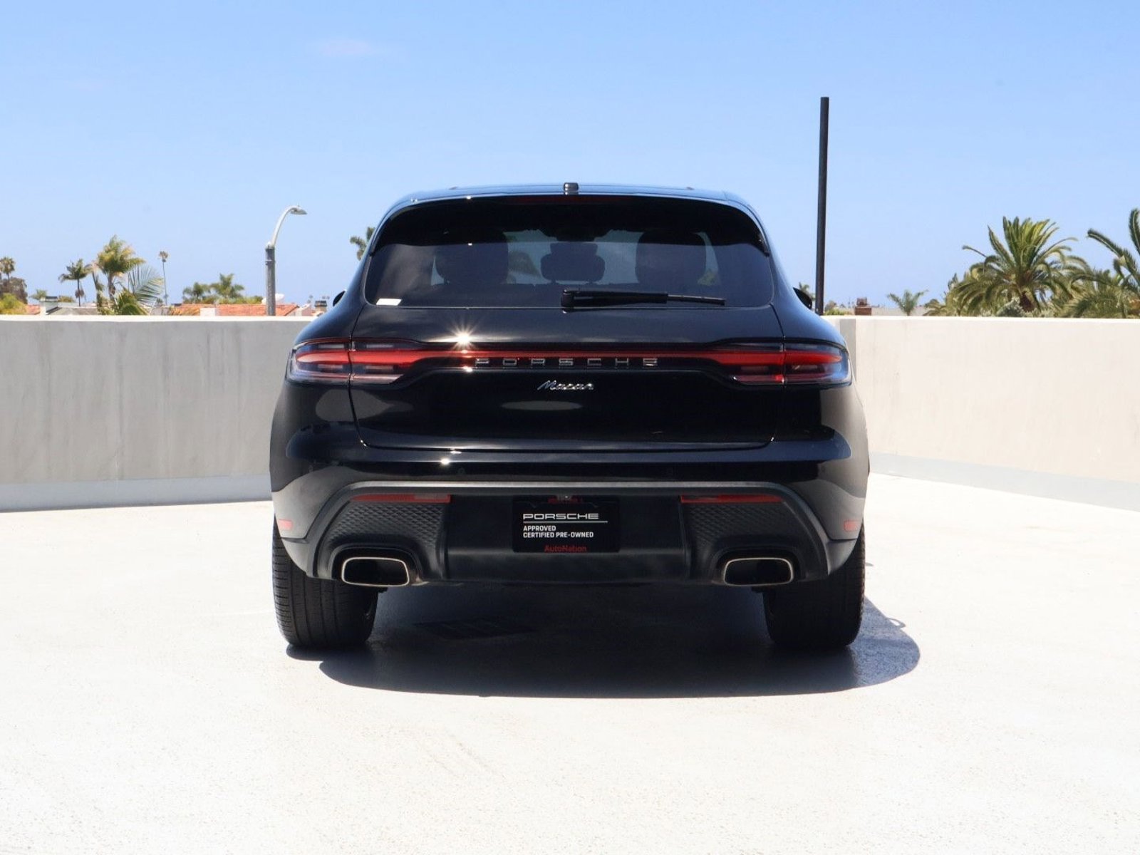 Certified 2025 Porsche Macan w/ Premium Package Plus AWD/4WD image 10