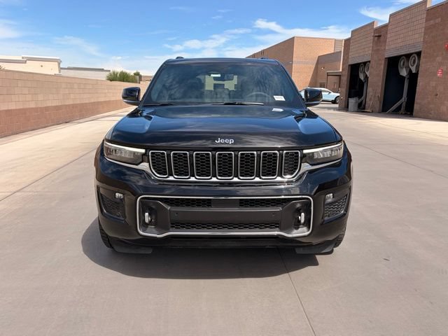 Used 2023 Jeep Grand Cherokee Overland w/ Luxury Tech Group IV AWD/4WD image 3