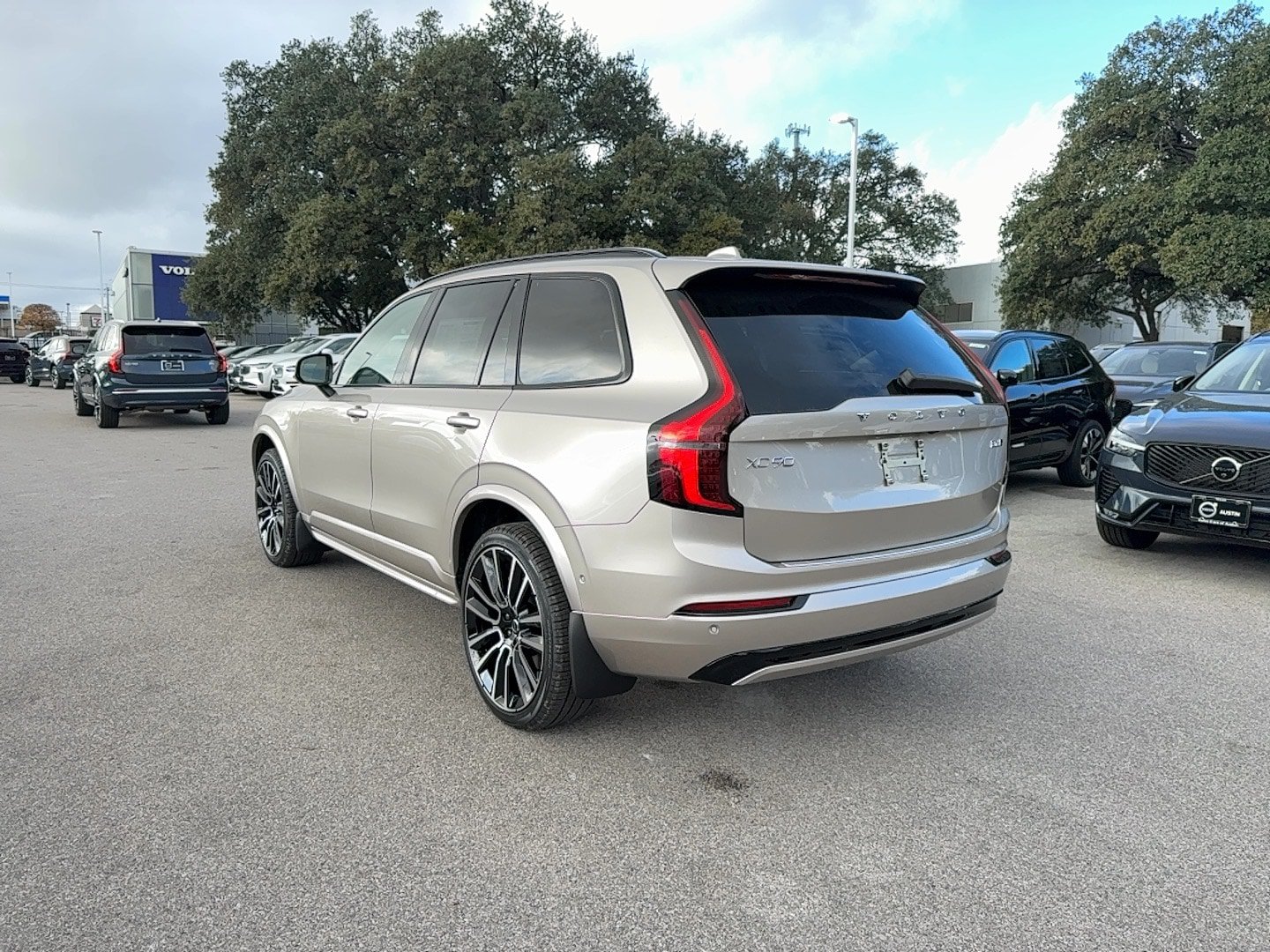 New 2026 Volvo XC90 B6 Ultra w/ Lounge Package AWD/4WD image 4