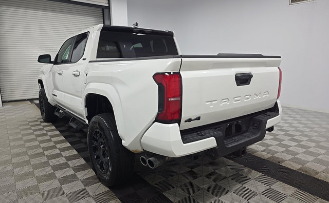 Used 2025 Toyota Tacoma SR5 AWD/4WD image 7