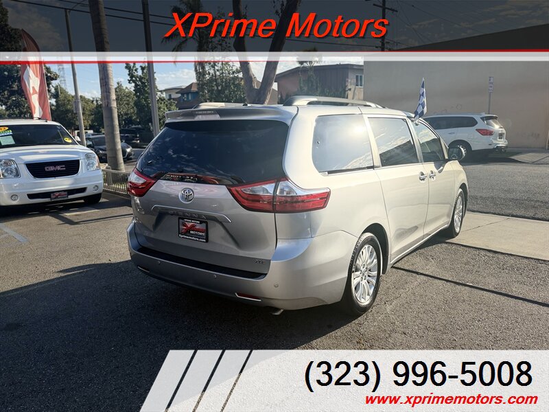 Used 2015 Toyota Sienna XLE w/ XLE Navigation Package FWD image 7
