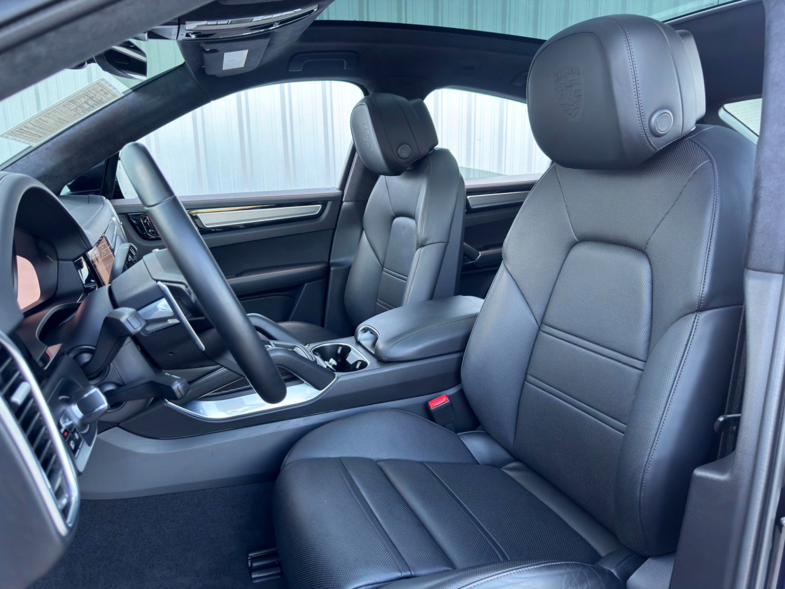 Used 2021 Porsche Cayenne Turbo S image 41