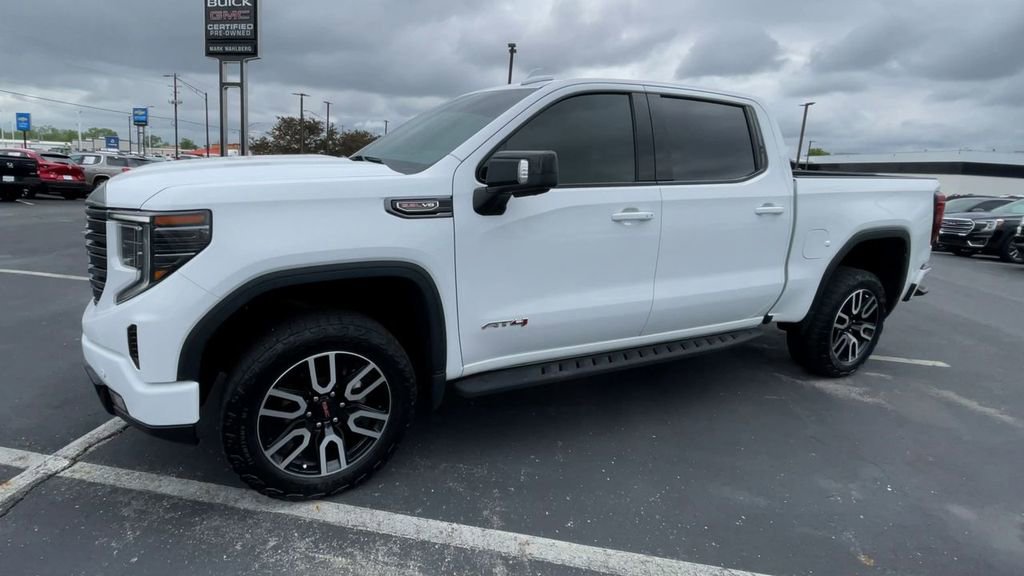 Used 2023 GMC Sierra 1500 AT4 w/ AT4 Premium Package AWD/4WD image 6
