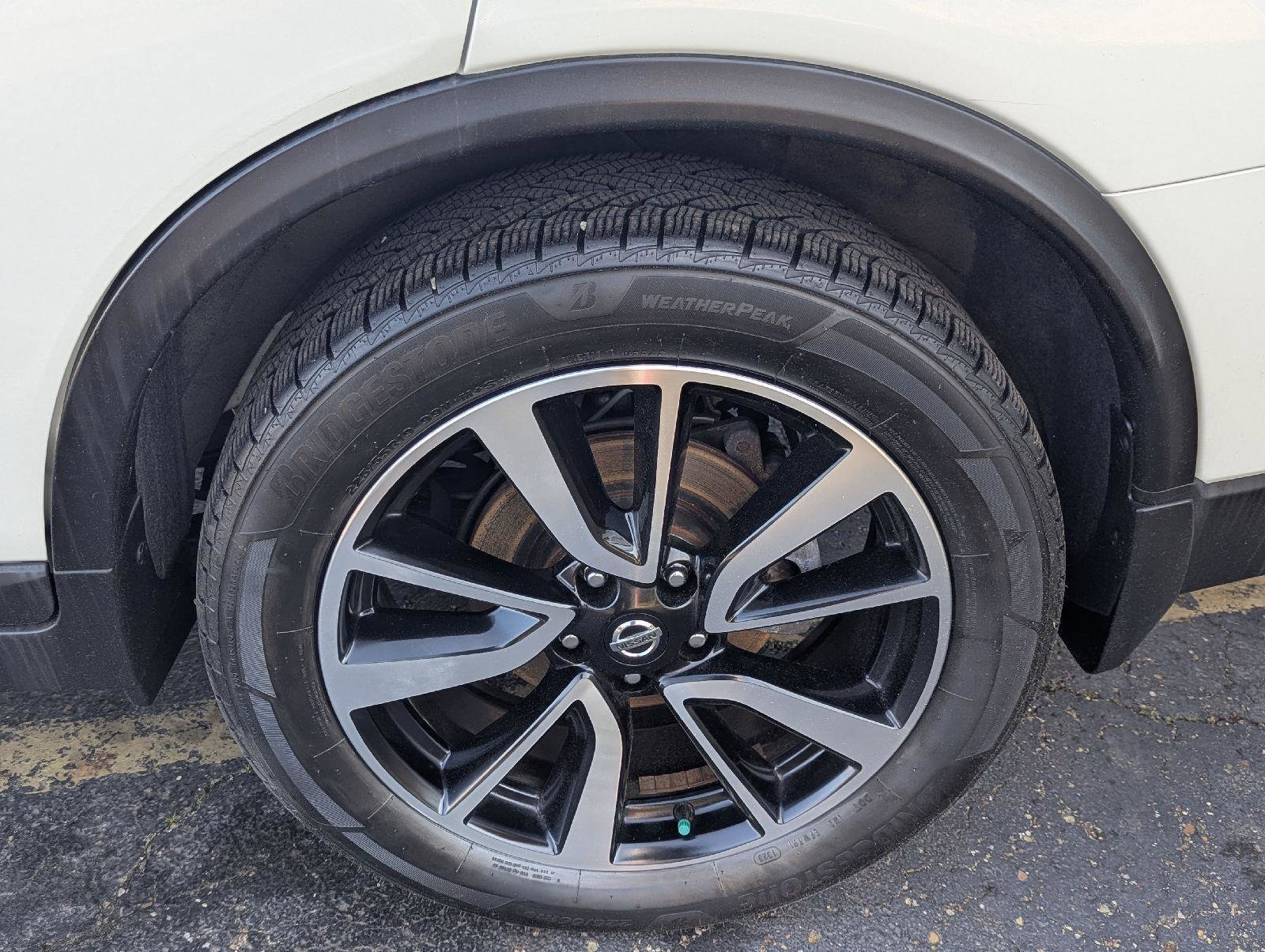 Used 2020 Nissan Rogue SL FWD image 40