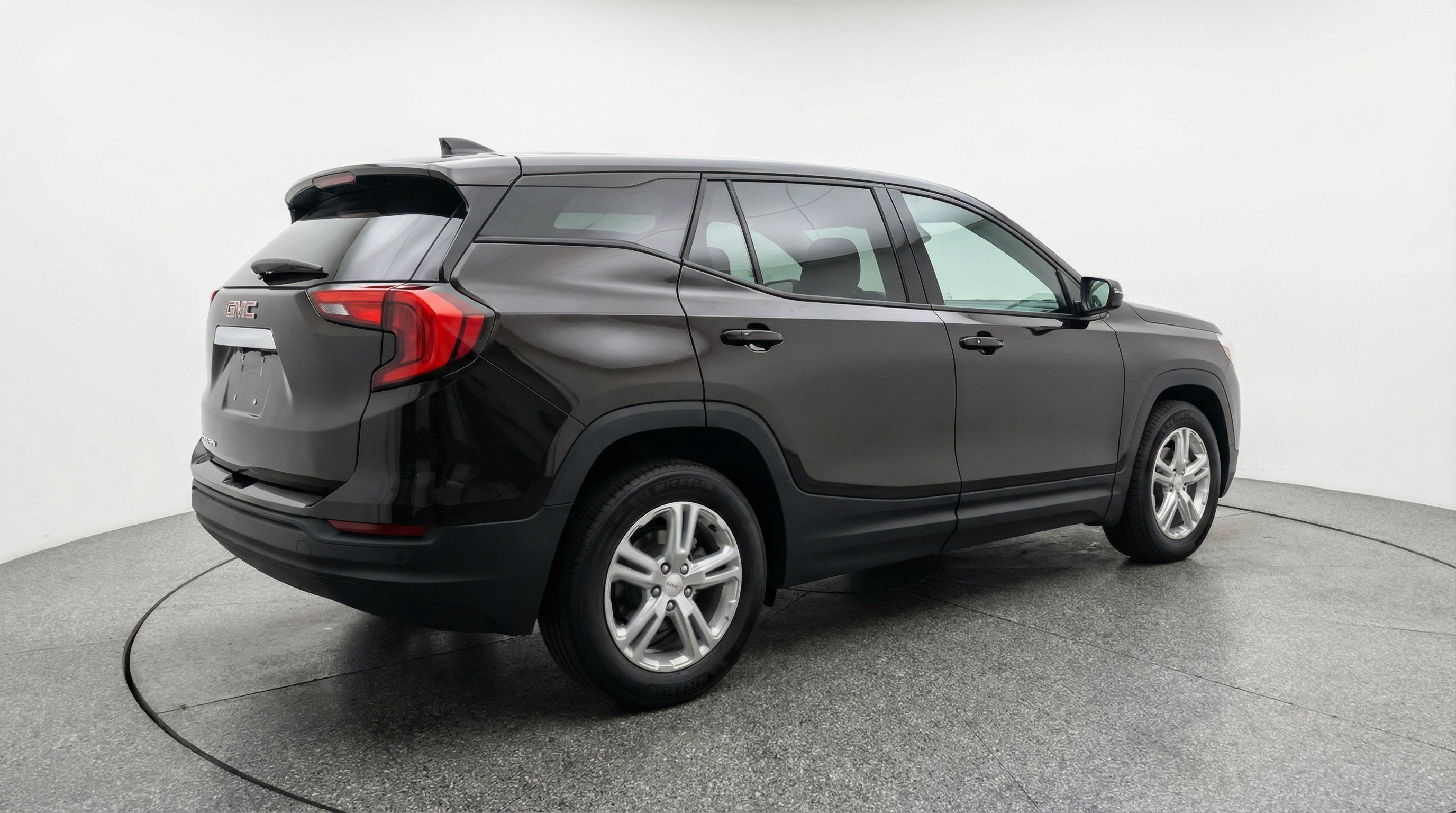 Used 2024 GMC Terrain SLE FWD image 9