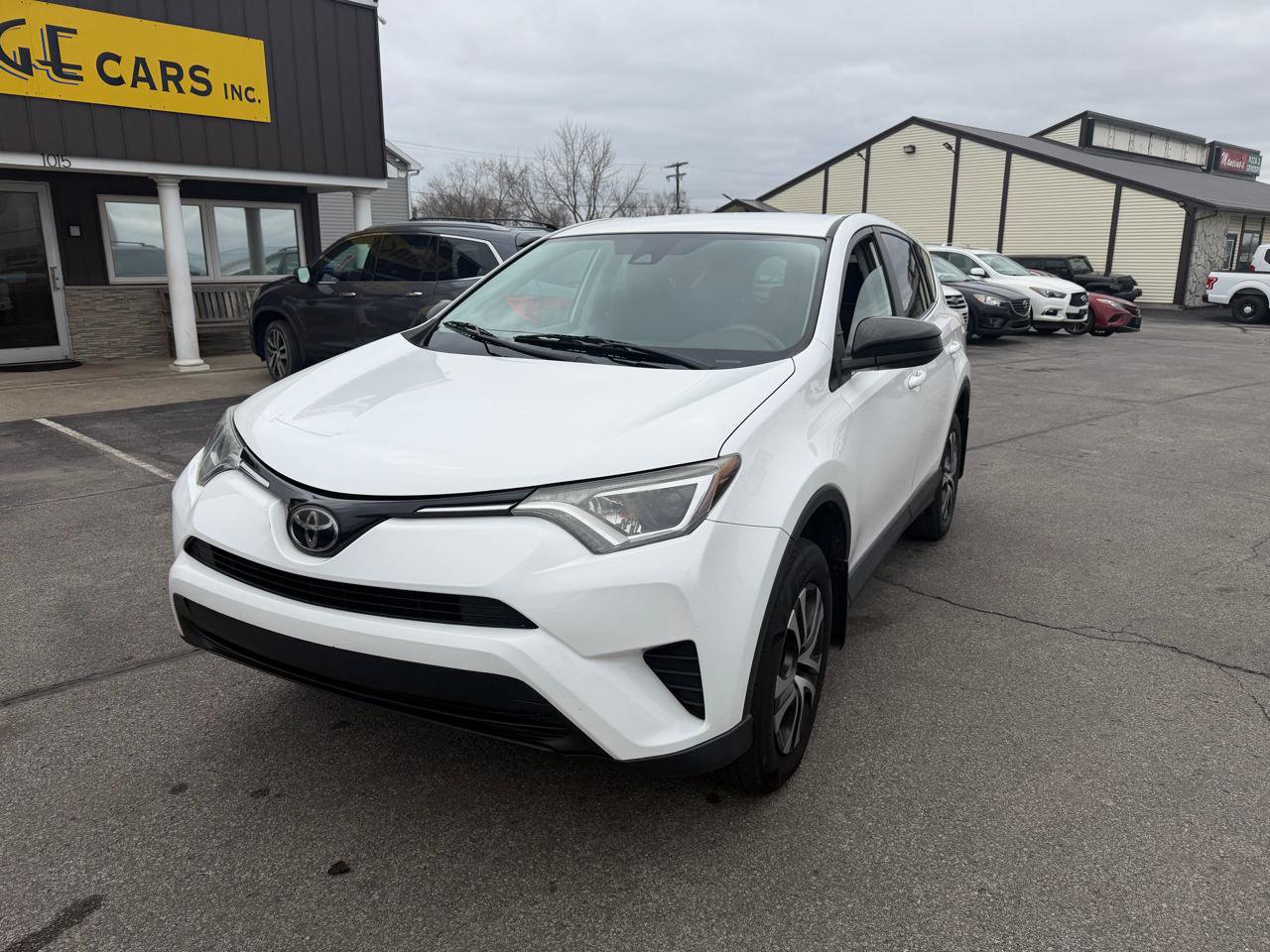 Used 2018 Toyota RAV4 LE w/ All Weather Liner Package image 2