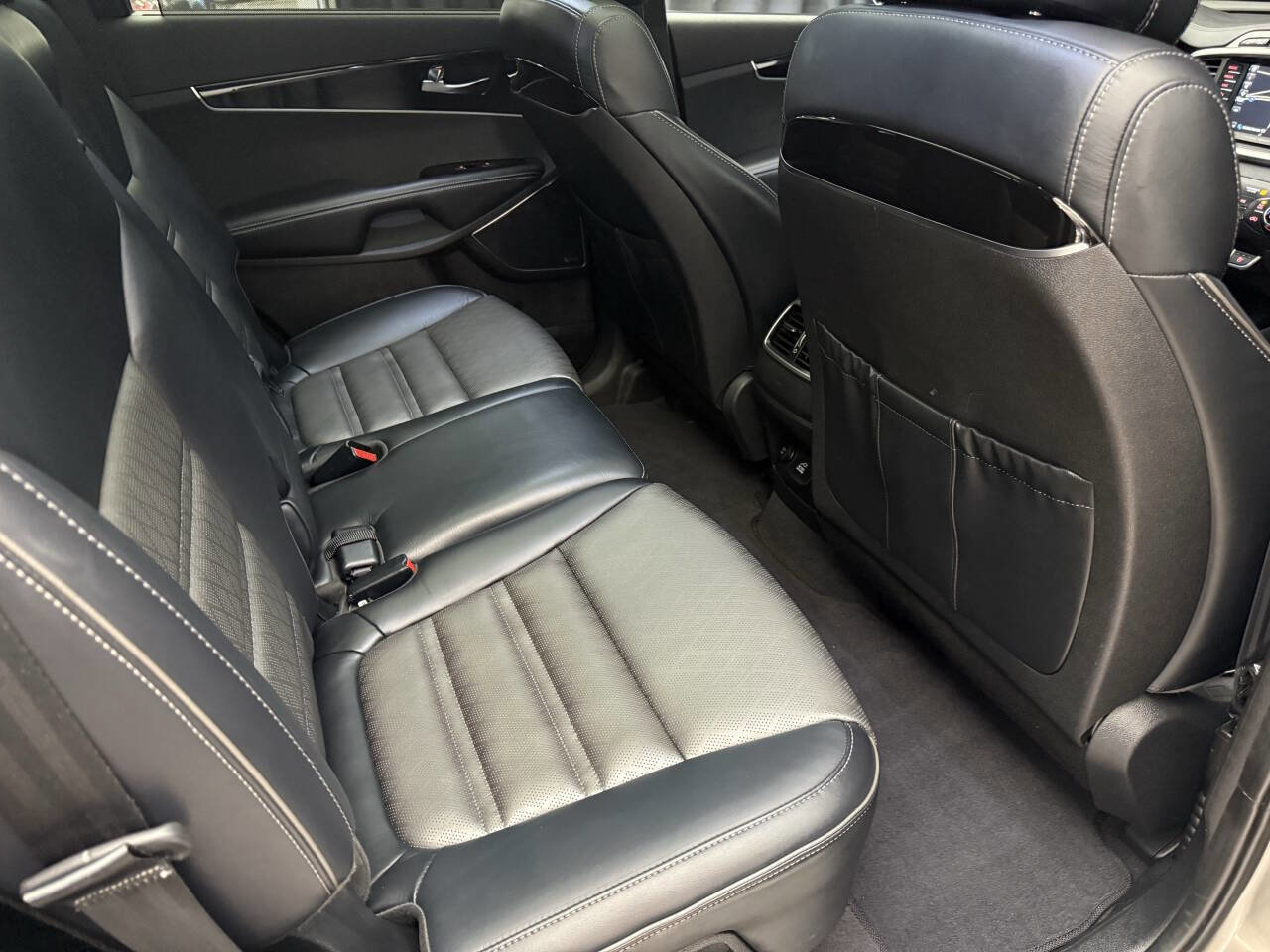 Used 2017 Kia Sorento SX image 24