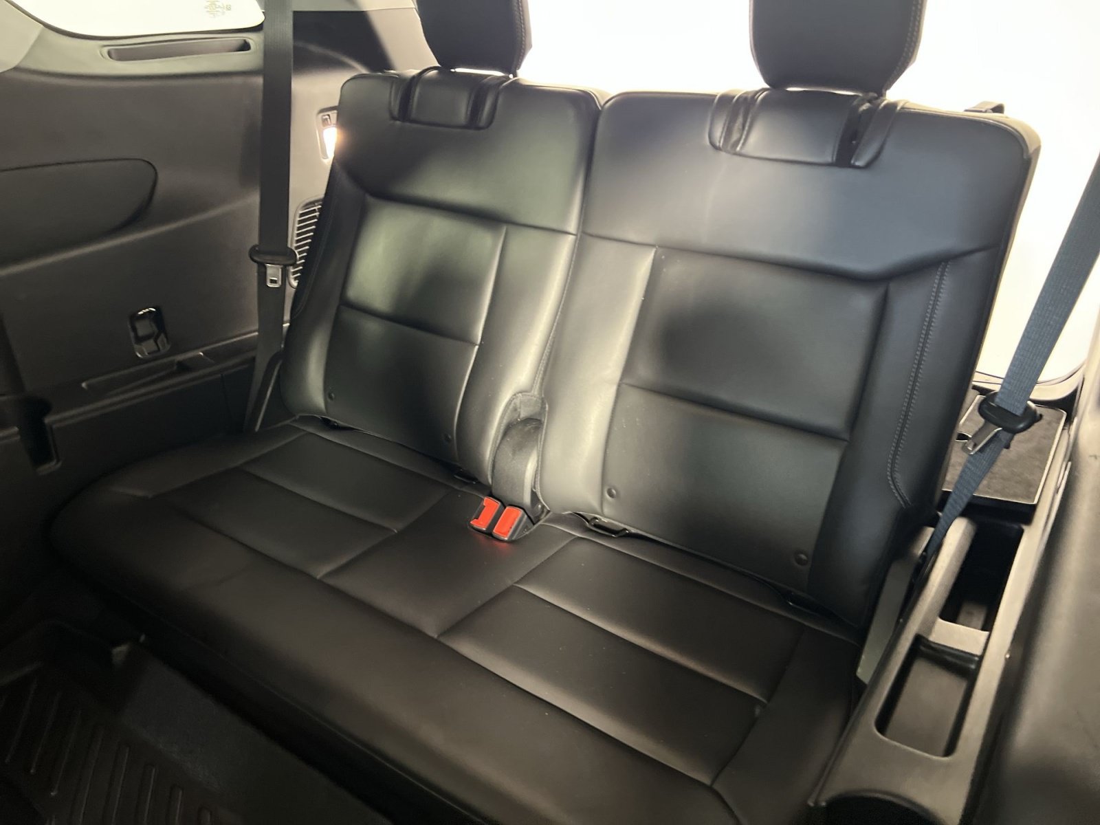Used 2022 Ford Explorer XLT w/ Equipment Group 202A AWD/4WD image 26
