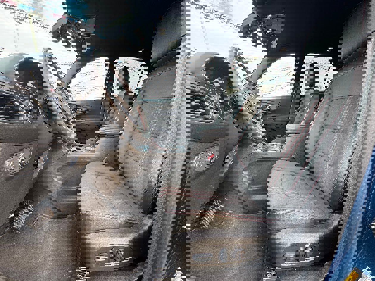 Used 2022 Chevrolet Equinox RS w/ Infotainment Package image 10