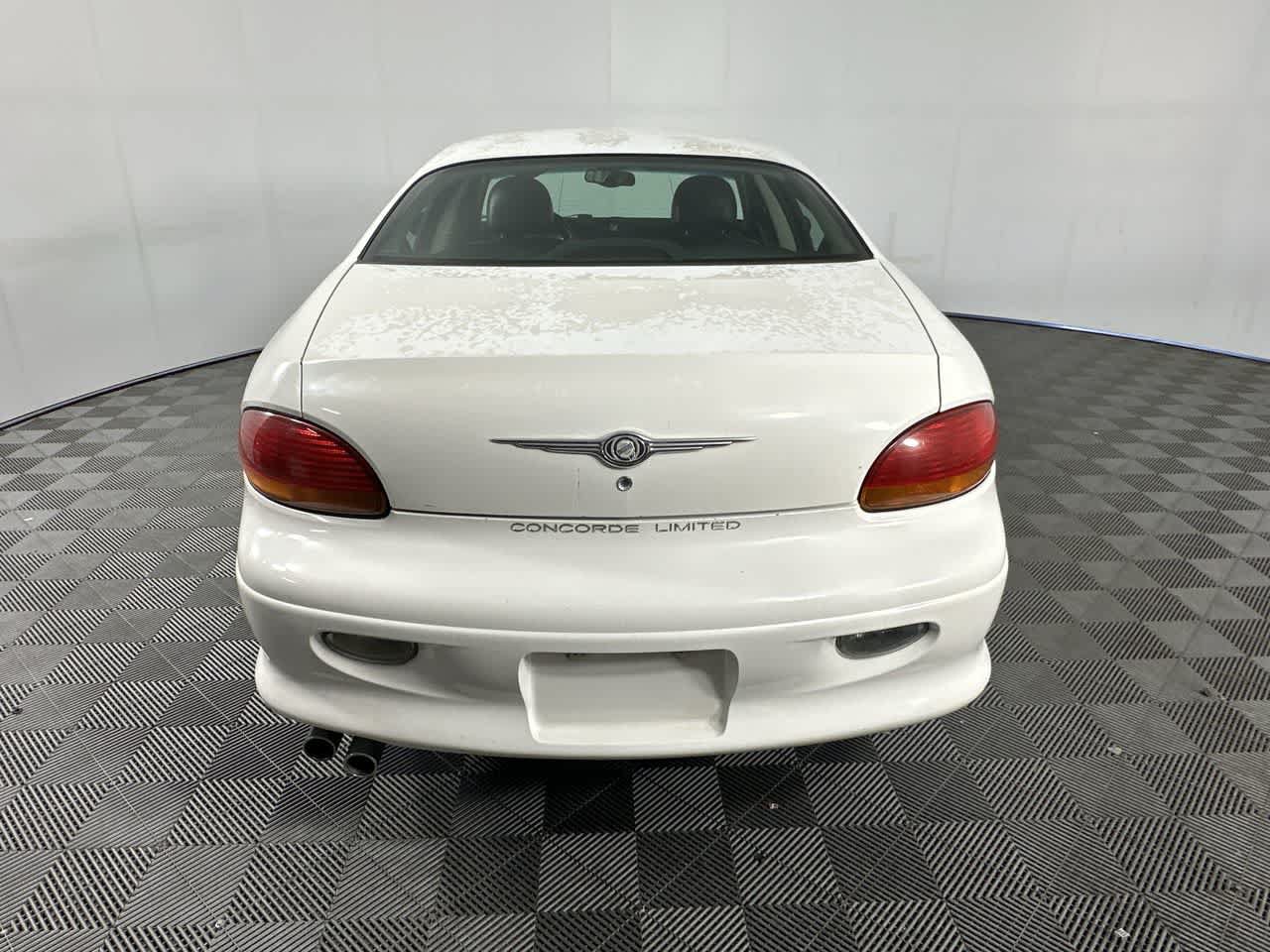 Used 2002 Chrysler Concorde Limited FWD image 7