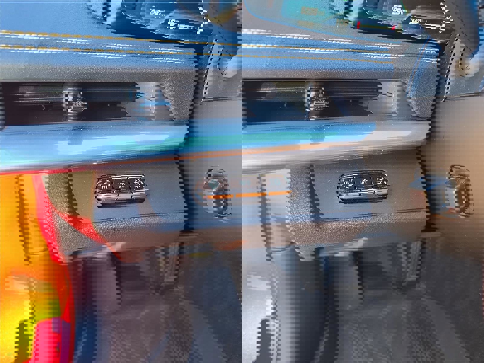 Used 2023 Chevrolet Corvette Stingray Preferred Cpe w/ 2LT image 28