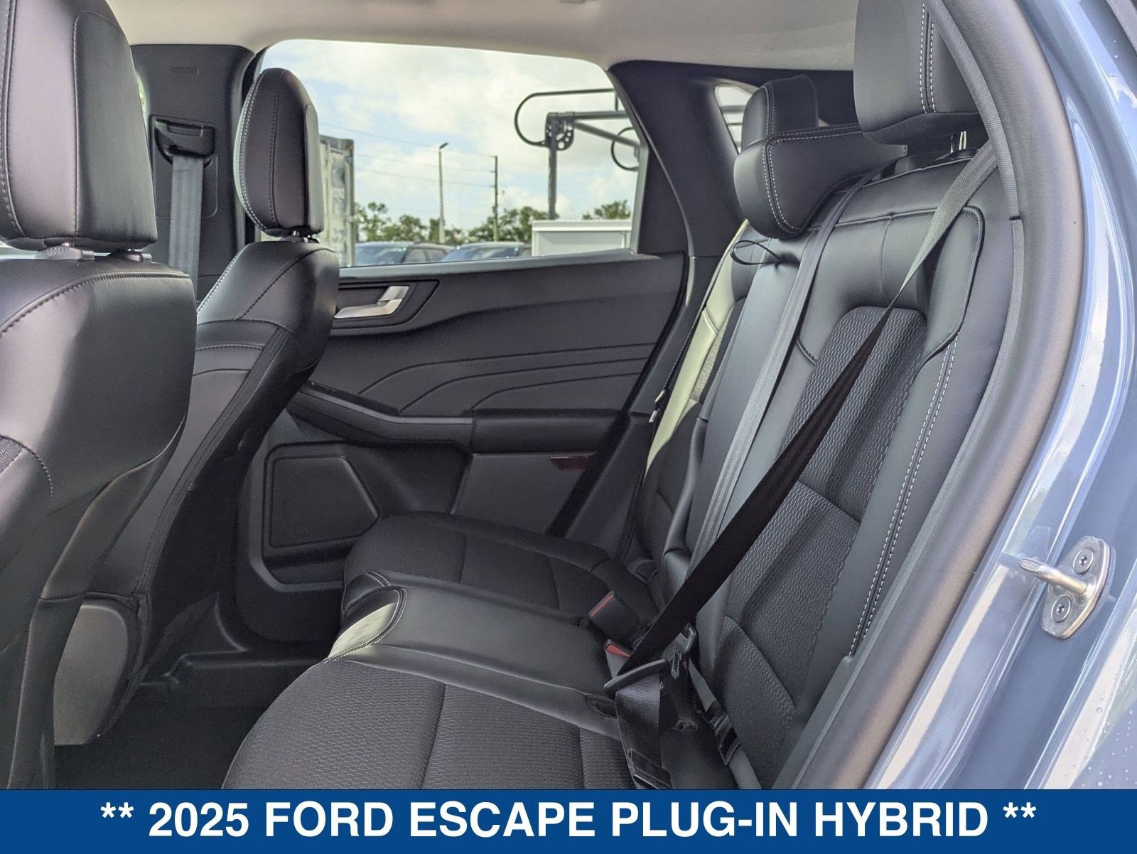 New 2025 Ford Escape SE image 16
