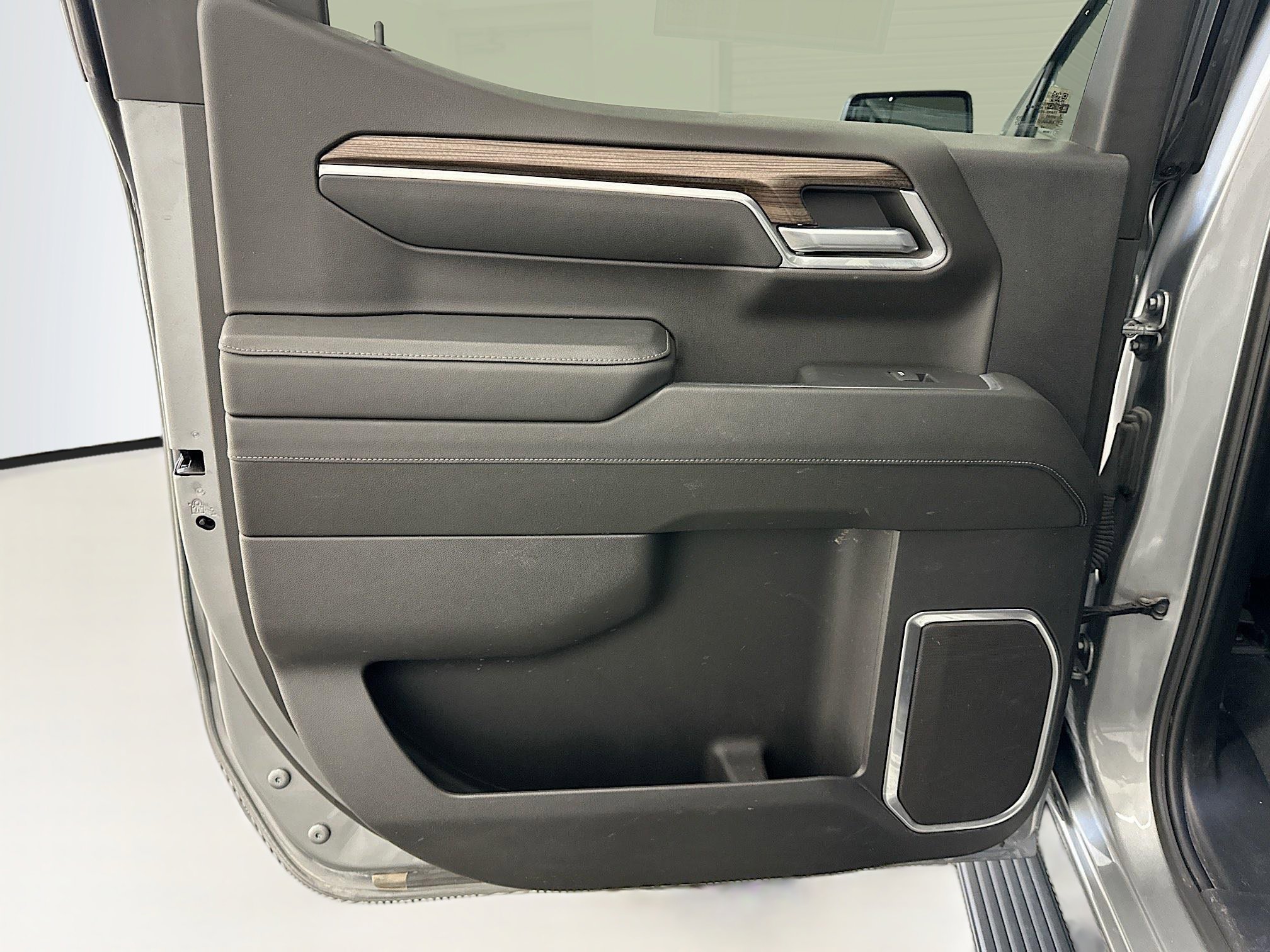 Used 2024 Chevrolet Silverado 1500 LT image 27