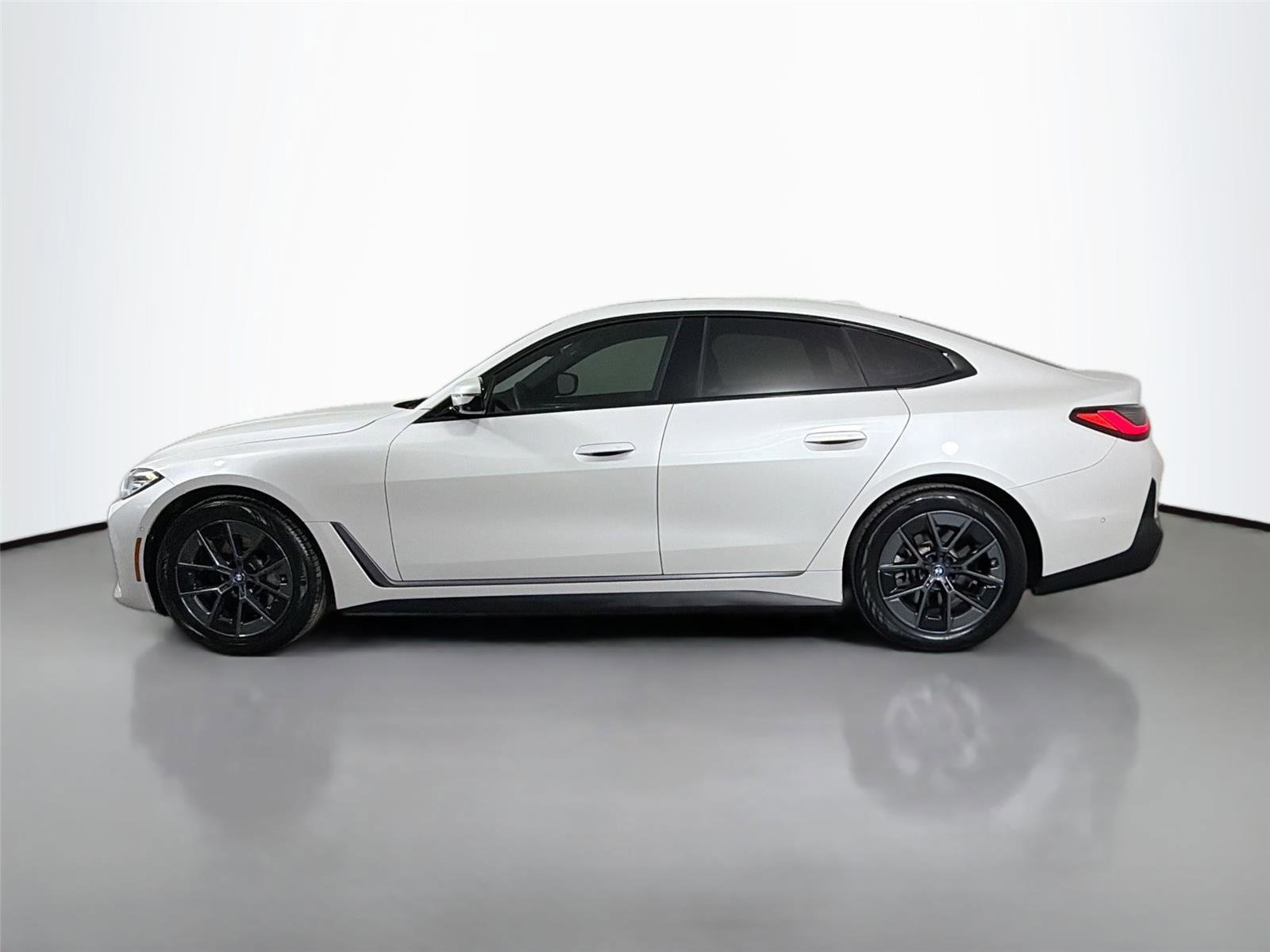Certified 2023 BMW i4 eDrive35 w/ Premium Package RWD image 9