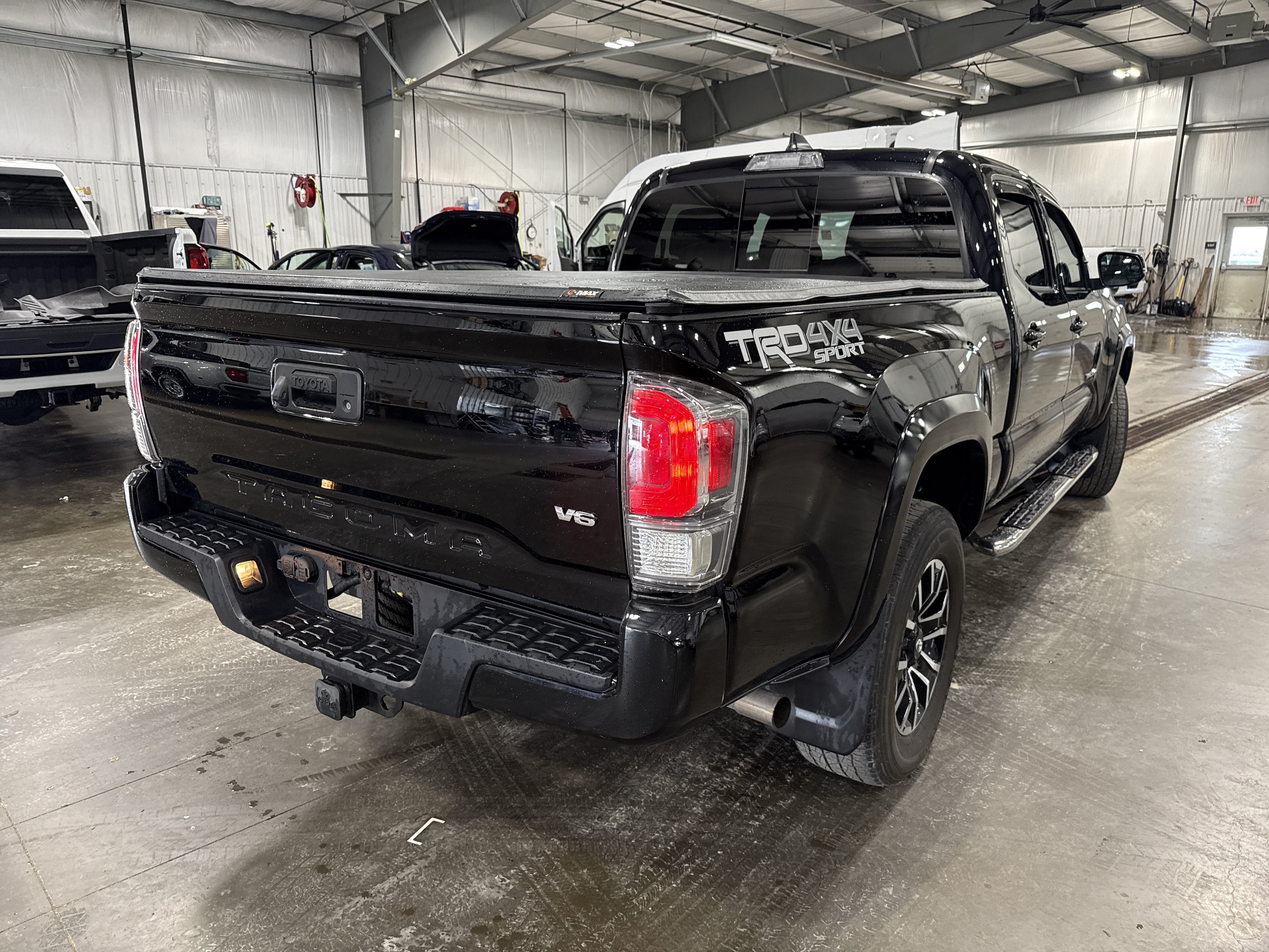 Used 2021 Toyota Tacoma TRD Sport AWD/4WD image 3