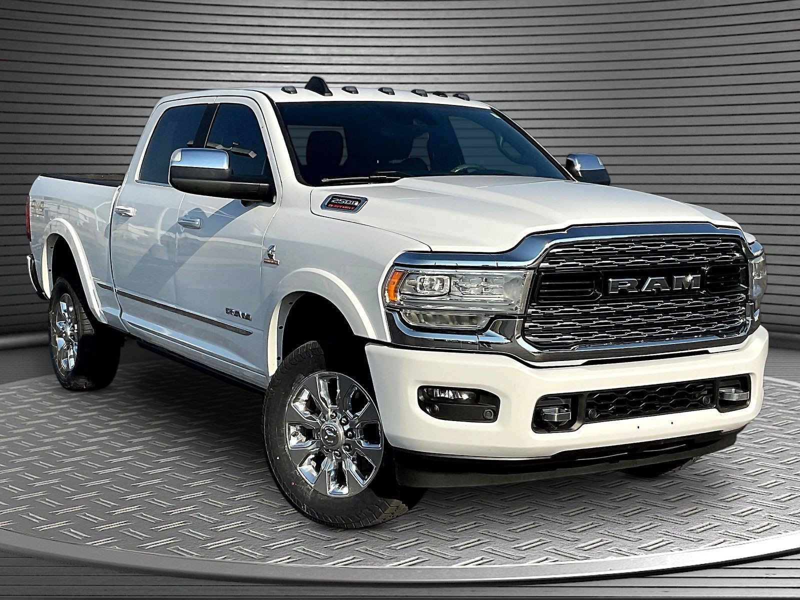 Used 2019 RAM 2500 Limited AWD/4WD image 1