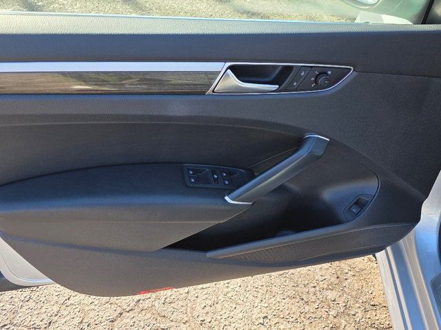 Used 2018 Volkswagen Passat 2.0T SE image 29