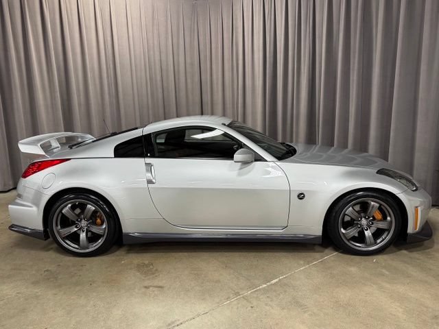Used 2007 Nissan 350Z NISMO RWD image 4